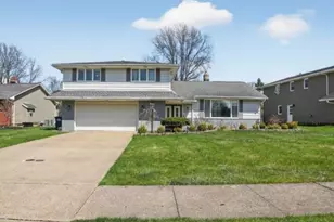 1905 Camberly Dr, Loveland, OH 44124 - Photo 2