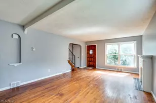 20503 Mountville Dr, Maple Heights, OH 44137 - Photo 8