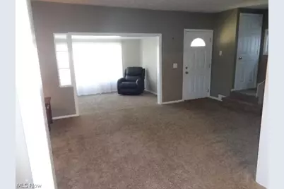 17451 Woodford Avenue, Oakwood, OH 44107 - Photo 12