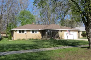 6204 Meadview Dr, Green Hills, OH 44131 - Photo 4