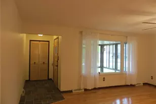 6204 Meadview Dr, Green Hills, OH 44131 - Photo 14