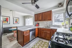 7907 Renwood Dr, Parma, OH 44129 - Photo 10