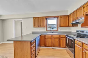 772 Camden Ln, Brunswick, OH 44212 - Photo 8