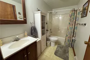 34046 Sylvia Dr, Eastlake, OH 44095 - Photo 18