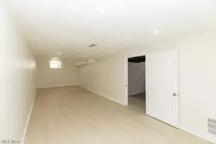 1722 Hawthorne Dr, Mayfield Heights, OH 44124 - Photo 22