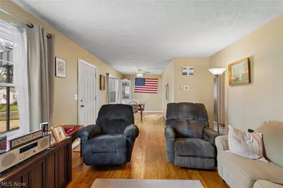 1722 39th Street NW, Canton, OH 44709 - Photo 8
