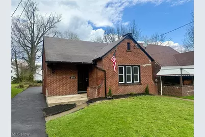 138 Roslyn, Youngstown, OH 44505 - Photo 1