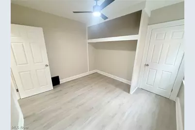 138 Roslyn, Youngstown, OH 44505 - Photo 8