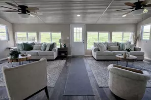 8742 Henderson Rd, Diamond, OH 44412 - Photo 10