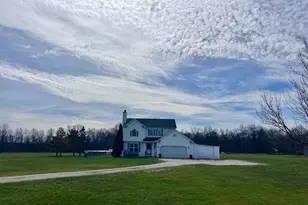 8742 Henderson Rd, Diamond, OH 44412 - Photo 2