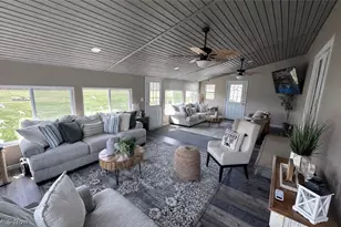 8742 Henderson Rd, Diamond, OH 44412 - Photo 14