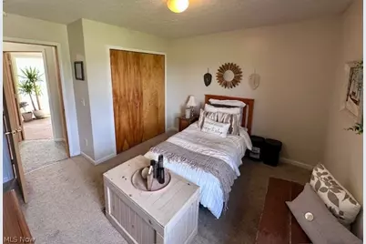 8742 Henderson Road, Diamond, OH 44412 - Photo 18