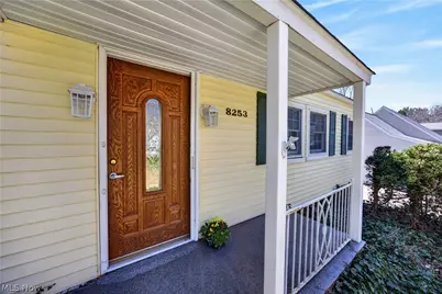 8253 Summit Drive, Chagrin Falls, OH 44023 - Photo 2