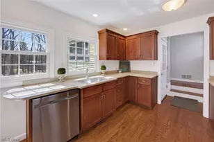 8253 Summit Dr, Chagrin Falls, OH 44023 - Photo 8