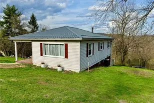 56 Pontiac Rd, Wellsburg, WV 26070 - Photo 2