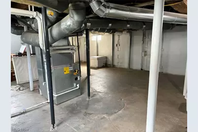 990 N Trimble Road, Mansfield, OH 44906 - Photo 8