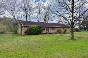 34 Chris St, Belpre, OH 45714 - Photo 2