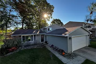 5799 Springwood Ct, Mentor on the Lake, OH 44060 - Photo 2