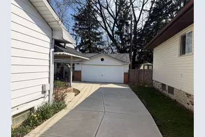 10272 North Church Drive, Parma Heights, OH 44130 - Photo 2