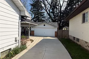 10272 N Church Dr, Parma Heights, OH 44130 - Photo 2