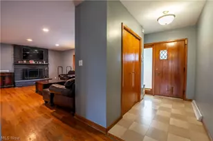 887 Delaware Ave, Akron, OH 44303 - Photo 14
