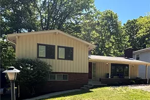 887 Delaware Ave, Akron, OH 44303 - Photo 1