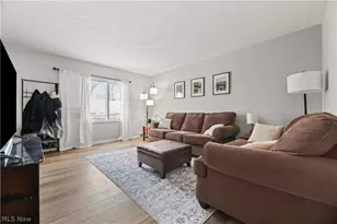 12447 Cleveland Ave NW, Uniontown, OH 44685 - Photo 4