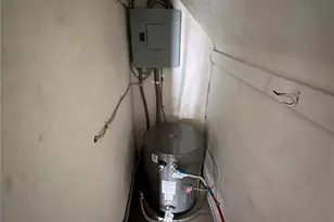 957 Parkway Rd, Loveland, OH 44108 - Photo 8