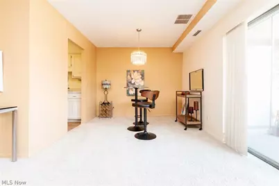 2112 Acacia Park Drive #322, Lyndhurst, OH 44124 - Photo 8