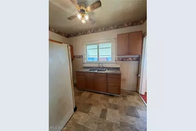 376 E State Street, Newcomerstown, OH 43832 - Photo 8