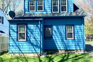 1715 Edgefield Rd, Lyndhurst, OH 44124 - Photo 2