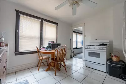 4619 Pearse Avenue, Newburgh Heights, OH 44105 - Photo 14