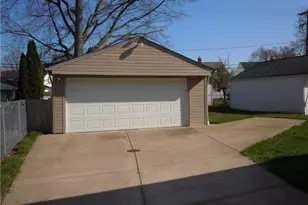 23896 Devoe Ave, Euclid, OH 44123 - Photo 10