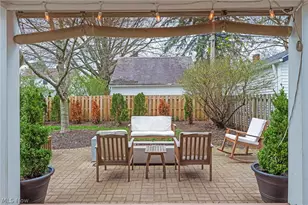 19477 Henry Rd, Fairview Park, OH 44126 - Photo 14