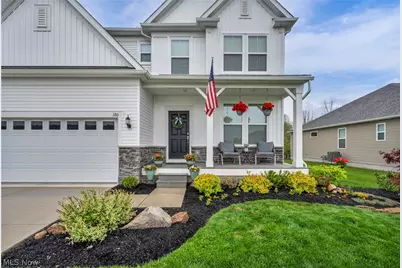 180 Country Meadow Lane, Wadsworth, OH 44281 - Photo 2
