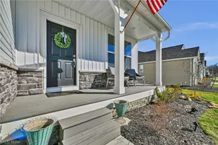 180 Country Mdw Ln, Wadsworth, OH 44281 - Photo 4