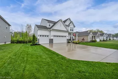 180 Country Meadow Lane, Wadsworth, OH 44281 - Photo 4