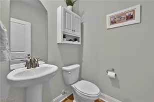 180 Country Mdw Ln, Wadsworth, OH 44281 - Photo 10