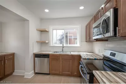 92 E Ido Avenue, Akron, OH 44301 - Photo 8