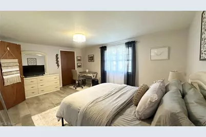 6960 S Parkway Drive, Middleburg Heights, OH 44130 - Photo 14