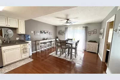 6960 S Parkway Drive, Middleburg Heights, OH 44130 - Photo 4