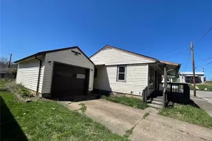 234 N Bridge St, Newcomerstown, OH 43832 - Photo 4