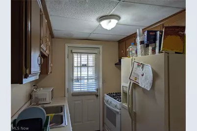 1490 E 250th Street, Euclid, OH 44117 - Photo 4