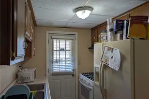 1490 E 250th St, Euclid, OH 44117 - Photo 4