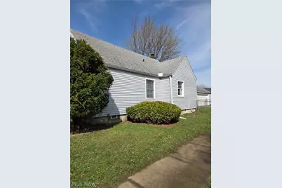 582 Roxbury Avenue, Youngstown, OH 44502 - Photo 8