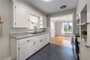 6392 Doncaster Ave, Parma, OH 44129 - Photo 12
