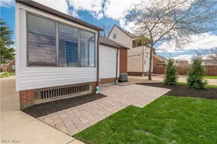 6392 Doncaster Ave, Parma, OH 44129 - Photo 6