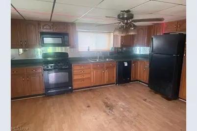 68298 Orchard Avenue, Bridgeport, OH 43912 - Photo 6