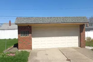 5706 Brownfield Dr, Parma, OH 44129 - Photo 4
