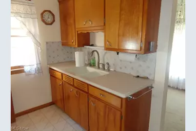 5706 Brownfield Drive, Parma, OH 44129 - Photo 10